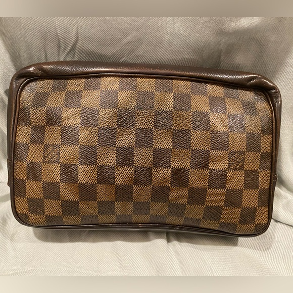 Louis Vuitton Handbags - Louis Vuitton Damier Clutch/Pouch